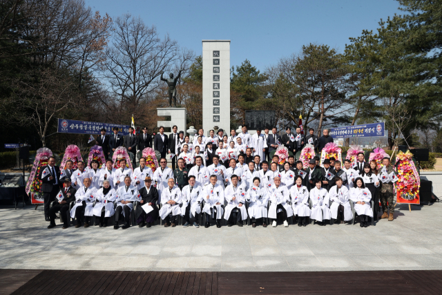 23일 상주도심에서 107년 전 1919년 3월 23일 상주읍 장터에서 젊은 학도들이 중심이 돼 일어난 항일 만세운동이 재현됐다. 상주시 제공