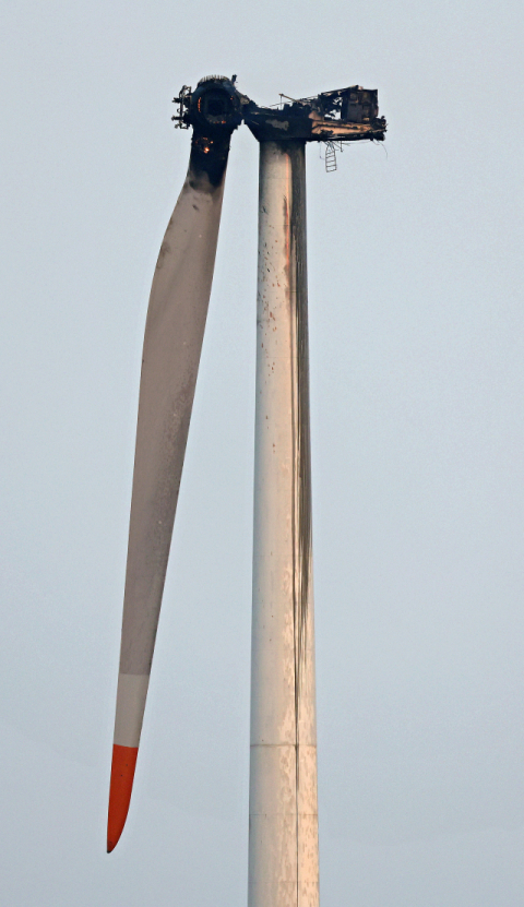 [포토뉴스] 불타는 풍력발전기