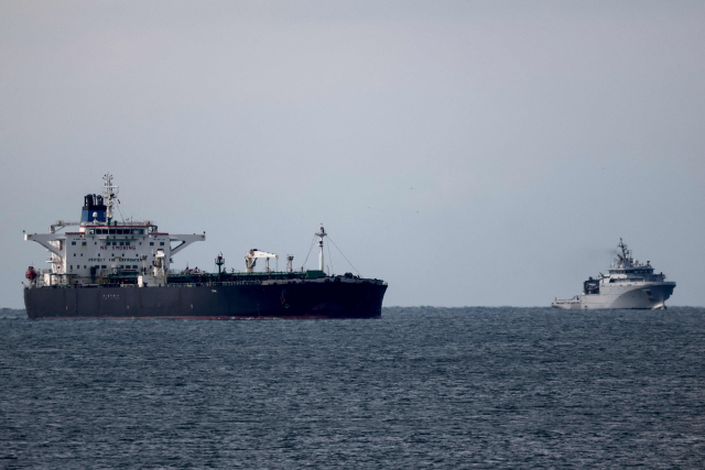 23일(현지시간) 프랑스 마르세유 인근 앞바다에서 러시아의 