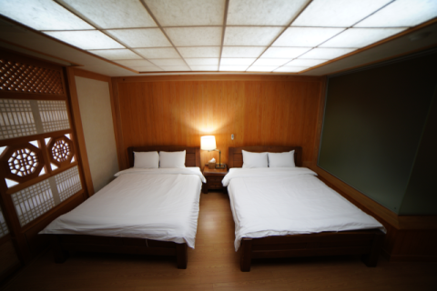 동물원 속 한옥 호텔 '드 포레'…자연 힐링 숙소 주목