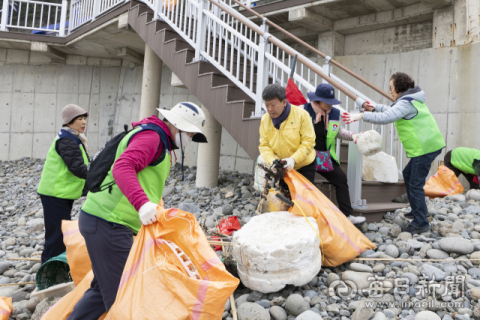 겨울철, 해안 쓰레기 몰린 '울릉도', 그 속에 피운 희망