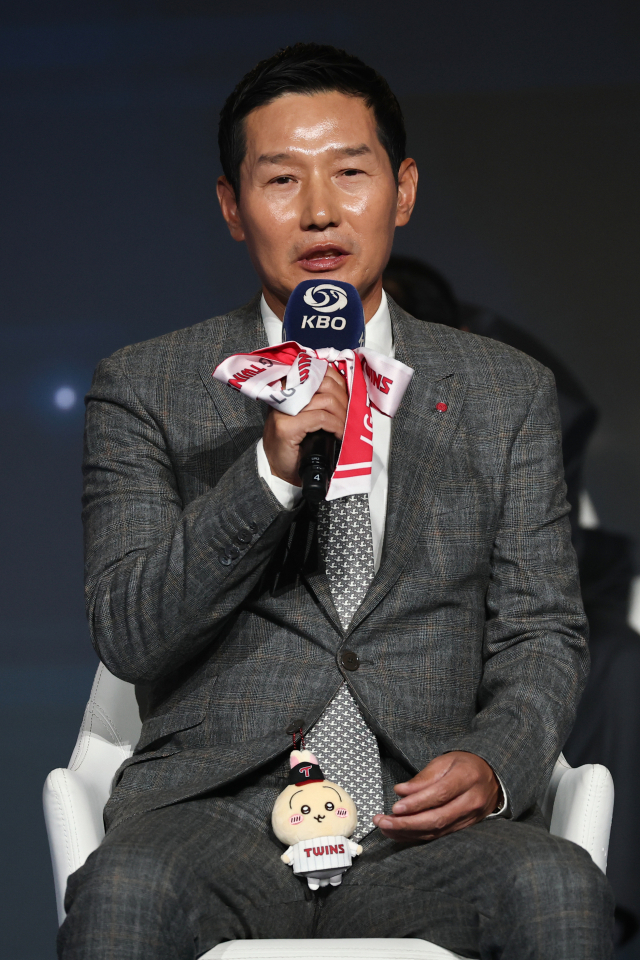 염경엽 LG 트윈스 염경엽 감독이 26일 서울 롯데호텔 월드에서 열린 2026 KBO리그 미디어데이에 참석, 출사표를 밝히고 있다. 연합뉴스