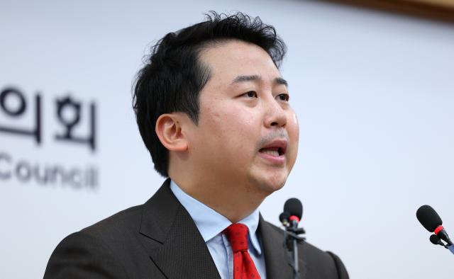 '총선 여론조사 왜곡' 장예찬, 벌금형 선고…출마길 막혔다