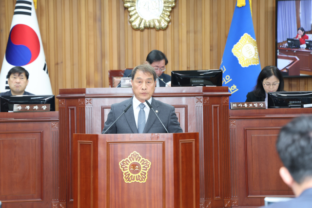 박영길 울진 군의원이 5분 발언을 하고 있다. 울진군 제공
