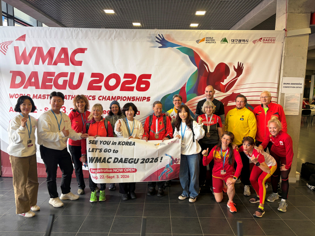 2026대구세계마스터즈육상경기대회 조직위원회 대표단이 최근 폴란드를 방문, 2026 유럽마스터즈 실내육상경기대회 도중 홍보활동을 폈다. 대구시 제공