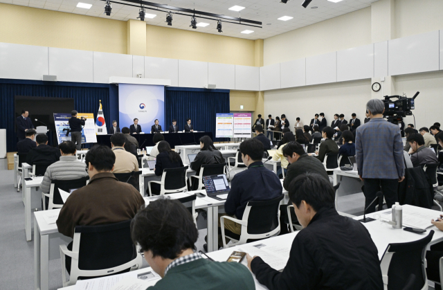 박홍근 기획예산처 장관이 27일 정부세종청사 중앙동에서 열린 