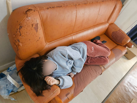 [이웃사랑] 폭력과 가난, 암과 빚 버틴 엄마 