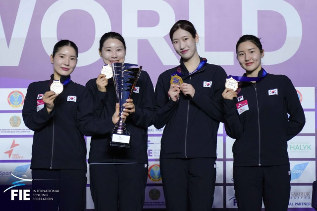 펜싱 여자 에페 대표팀, 월드컵 단체전 우승…송세라 2관왕
