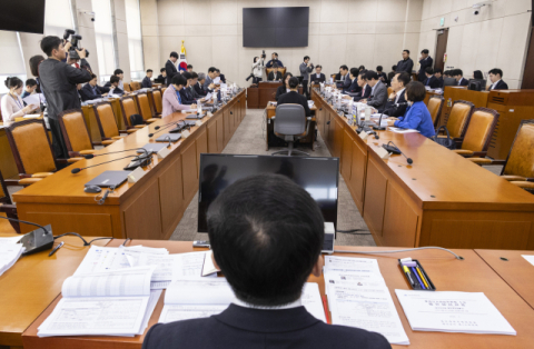 멈춰 선 경산시 '정치 시계'… 선거구 획정 지연에 '깜깜이 선거' 우려