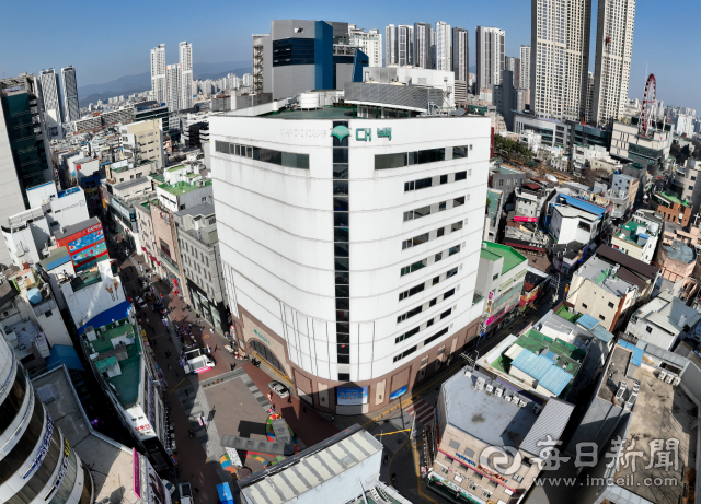 2021년 7월 폐점 후 5년 동안 방치 되고 있는 대구 동성로 랜드마크 대구백화점 본점 건물. 매일신문DB