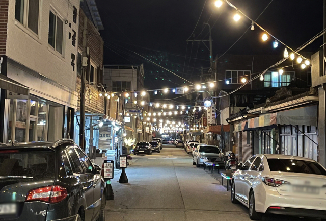 영주 경북전문대학교 앞 학사골목 야경. 영주시 제공