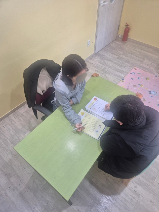 스마트폰·숏폼 보느라 글 못 읽는다…아이들 문해력 '비상'