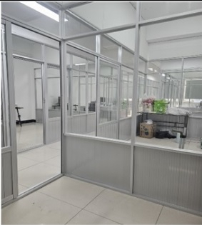 보이스피싱 범죄 조직원들이 사용한 중국 현지 콜센터 사무실 모습. 대구경찰청 제공