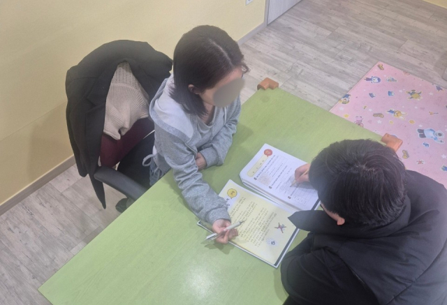 스마트폰·숏폼 보느라 글 못 읽는다…아이들 문해력 '비상'