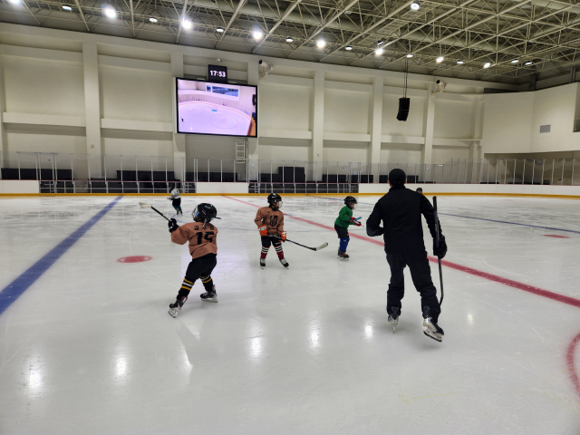 대구혁신도시에 문을 연 대구 제2빙상장에서 청소년 선수들이 훈련을 하고 있다. 대구시 제공
