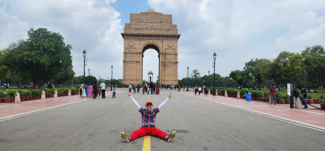 인도문은 제1차 세계대전에서 전사한 인도 병사를 기리는 상징적 기념문.