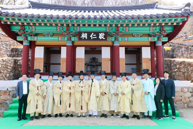 경북 구미시는 2일 왕산 허위선생의 위패가 모셔진 경인사(왕산허위선생기념관)에서 탄신 171주기 춘계 향사를 봉행했다. 구미시 제공