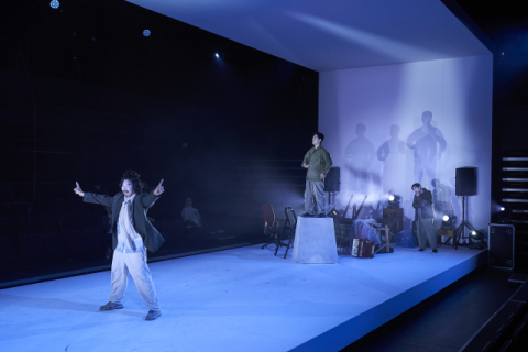 [김건표의 연극리뷰] 서울괴담 유영봉 연출의 대학로 쿼드극장 <힘든 귀가>