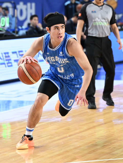 가스공사 마지막 홈 경기는 짜릿한 역전승…소노에 78대76으로 승리