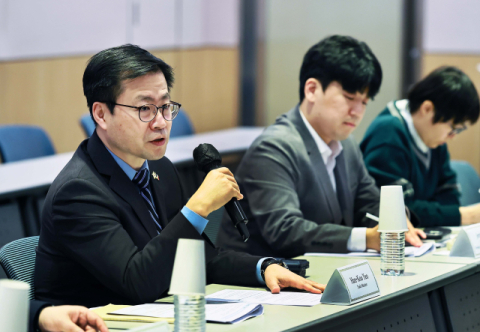 산업부, 평택당진항서 자동차 수출 물류 긴급 점검