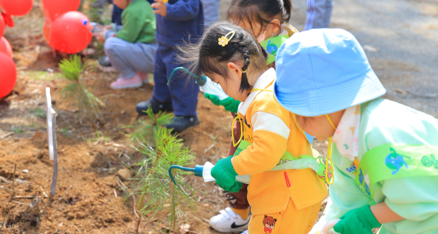 안동 어린이집 원생들, 식목일 '희망의 숲' 조성 동참