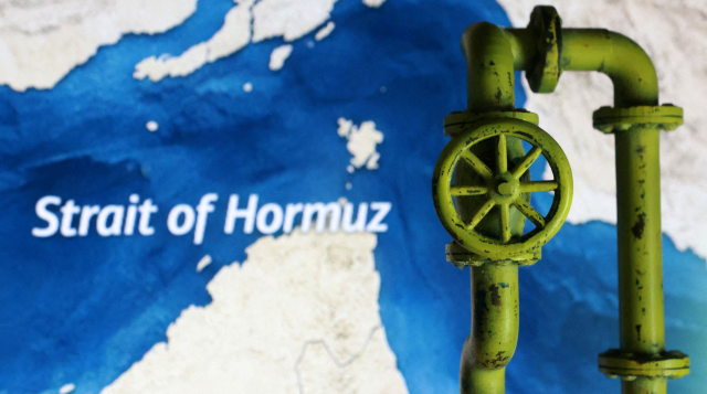 '호르무즈 무력 개방' 허용될까⋯유엔 결의 또 연기