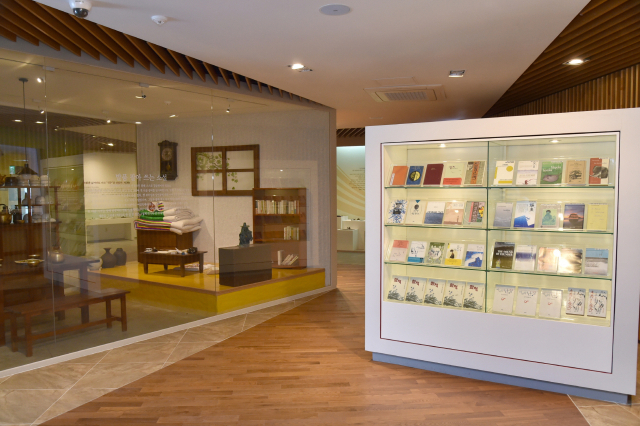 객주문학관의 전시관 모습. 청송군 제공