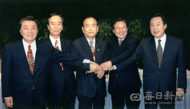 DJ·盧·MB 발돋움의 무대…지선과 대권 '나비효과'