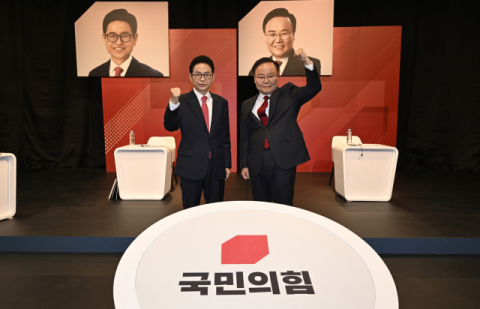 이철우 42% vs 김재원 30%