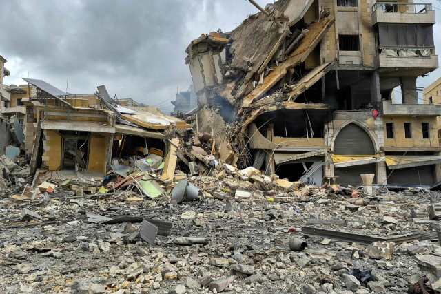 헤즈볼라와 끝장 보겠다는 이스라엘… 등 터지는 레바논