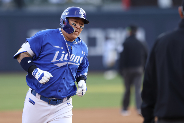 '유니폼 바꿔 입고도 맹위' 삼성 라이온즈의 류지혁과 최형우