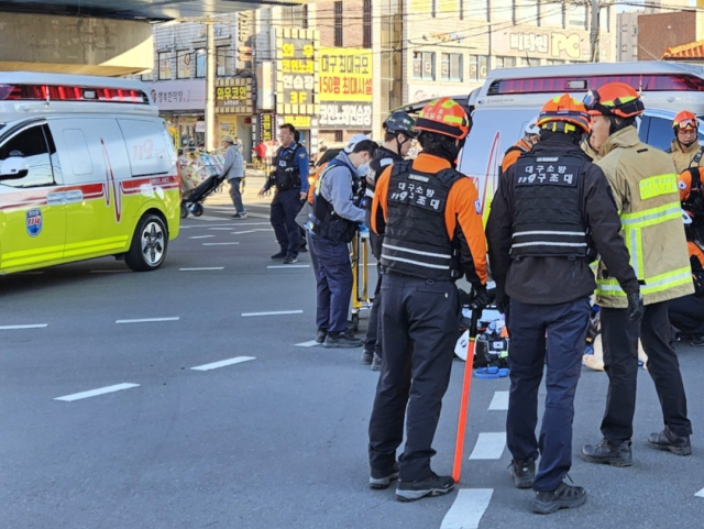 대구 북구 횡단보도 덮친 승용차…여성 3명 중경상