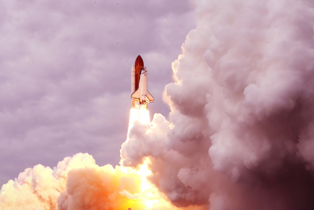 현실적으로 광속의 10%에 달하는 속력을 내기 위해선 핵융합 발전기가 필수적이지만, 아직 소형화 및 상용화가 어려운 시점이다. ⓒShutterstock