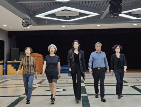 북구청소년회관, 시니어 모델·가곡 교실 큰 호응