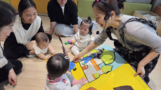 경북 성주군가족센터…'찾아가는 오감놀이' 면 단위 육아 공백 메운다