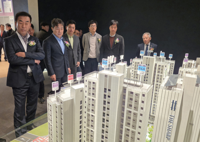 최근 안동에서는 신축 아파트를 중심으로 수요가 집중되는 현상이 뚜렷하다. 사진은 안동의 한 신축 아파트 견본주택 현장. 전종훈 기자.