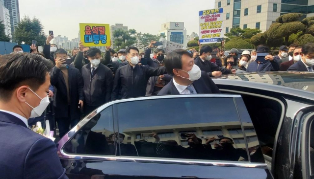 윤석열 전 대통령(당시 검찰총장)이 지난 2021년 3월 3일 대구고검에 방문한 모습. 연합뉴스