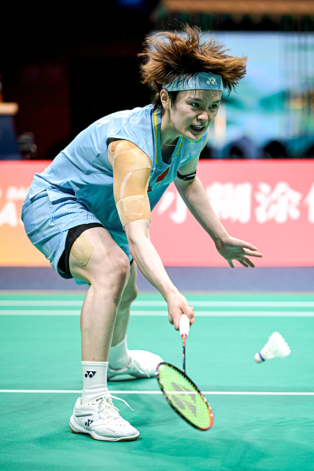 중국의 왕즈이가 12일 중국 닝보에서 열린 2026 아시아 배드민턴선수권대회 여자 단식 결승에 출격해 안세영을 상대하고 있다. 신화 연합뉴스