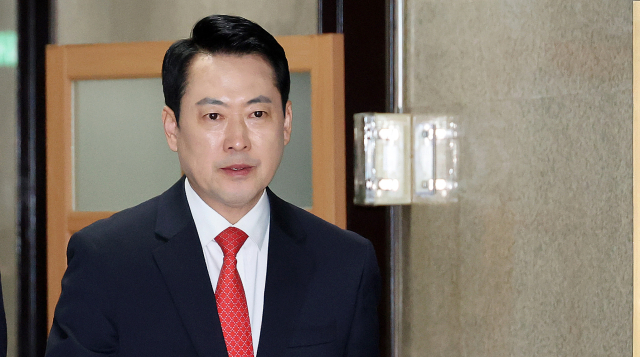 '방미' 장동혁에…與 박지원 