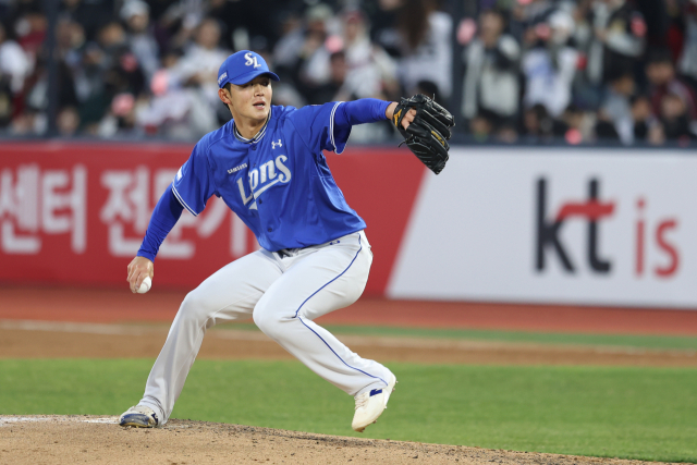 삼성 라이온즈 미야지 유라의 투구 모습. 삼성 제공