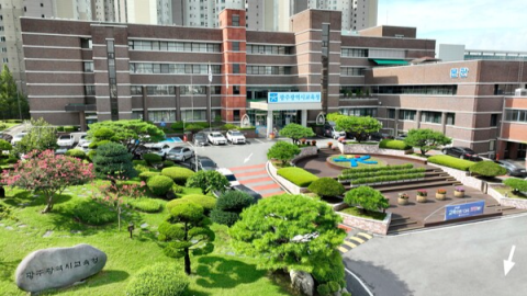 [속보] 중학생이 교사 밀어 '뇌진탕' 실신…