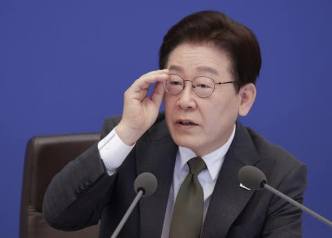 李대통령 지지율 66%…소폭 하락 속 안정세