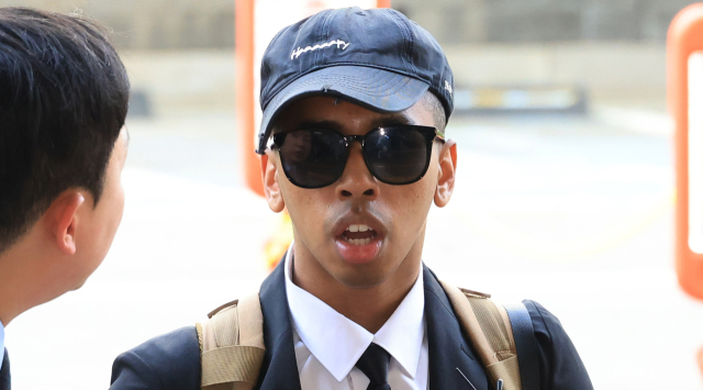 소녀상에 입 맞추고 모욕한 美유튜버, 1심 징역 6개월