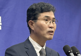 경찰, '식사비 대납 의혹' 이원택 의원 사무실 압수수색