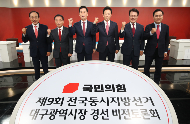 민주는 정책 승부수 던지는데…국힘은 또 감성팔이 호소?