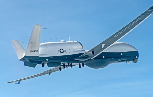 MQ-4C 트라이튼 드론. 더워존