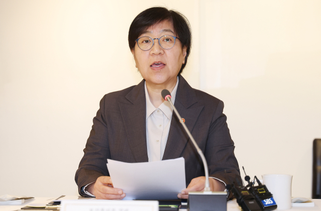 정은경 보건복지부 장관이 14일 서울 중구 컨퍼런스하우스 달개비에서 열린 중동전쟁 대응 보건의료 관계기관 회의에서 발언하고 있다. 연합뉴스