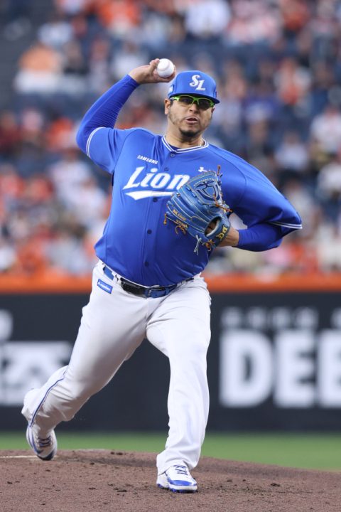 '에이스 후라도 역투' 삼성 라이온즈, 6연승 거두며 선두 질주