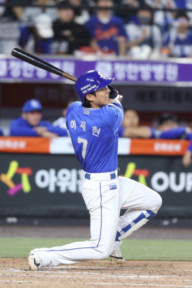 삼성 라이온즈의 이재현이 16일 대전에서 열린 한화 이글스와의 경기에 출전, 타격하고 있다. 삼성 제공