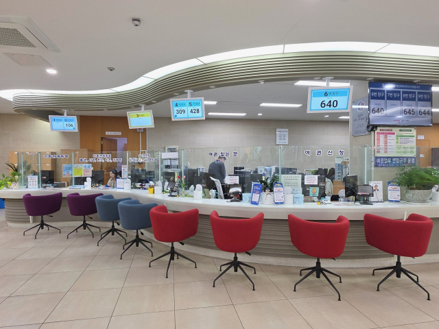 경북 구미시청 민원창구. 구미시 제공